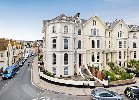Luxury New build 1 South View , located in Teignmouth. 1 South View showcases a marvellous specification in an equally beautiful location. The 10 spacious apartments are sandwiched between the English Channel and the River Teign. 