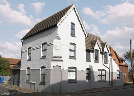 Luxury New build Fox Court, located in Sittingbourne. The transformation of a former public house saw Fox court become 4 beautiful apartments and 2 new homes which all boast an excellent tailored to provide a delightful living space.
