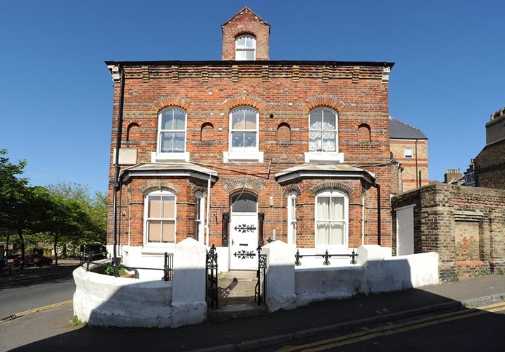 Luxury New build Queens Street, located in Ramsgate. Bordering on Ramsgate’s bustling high street is Queen Street, a collection of 6 well-appointed apartments that offer residents complete convenience at the heart of this coastal town. 